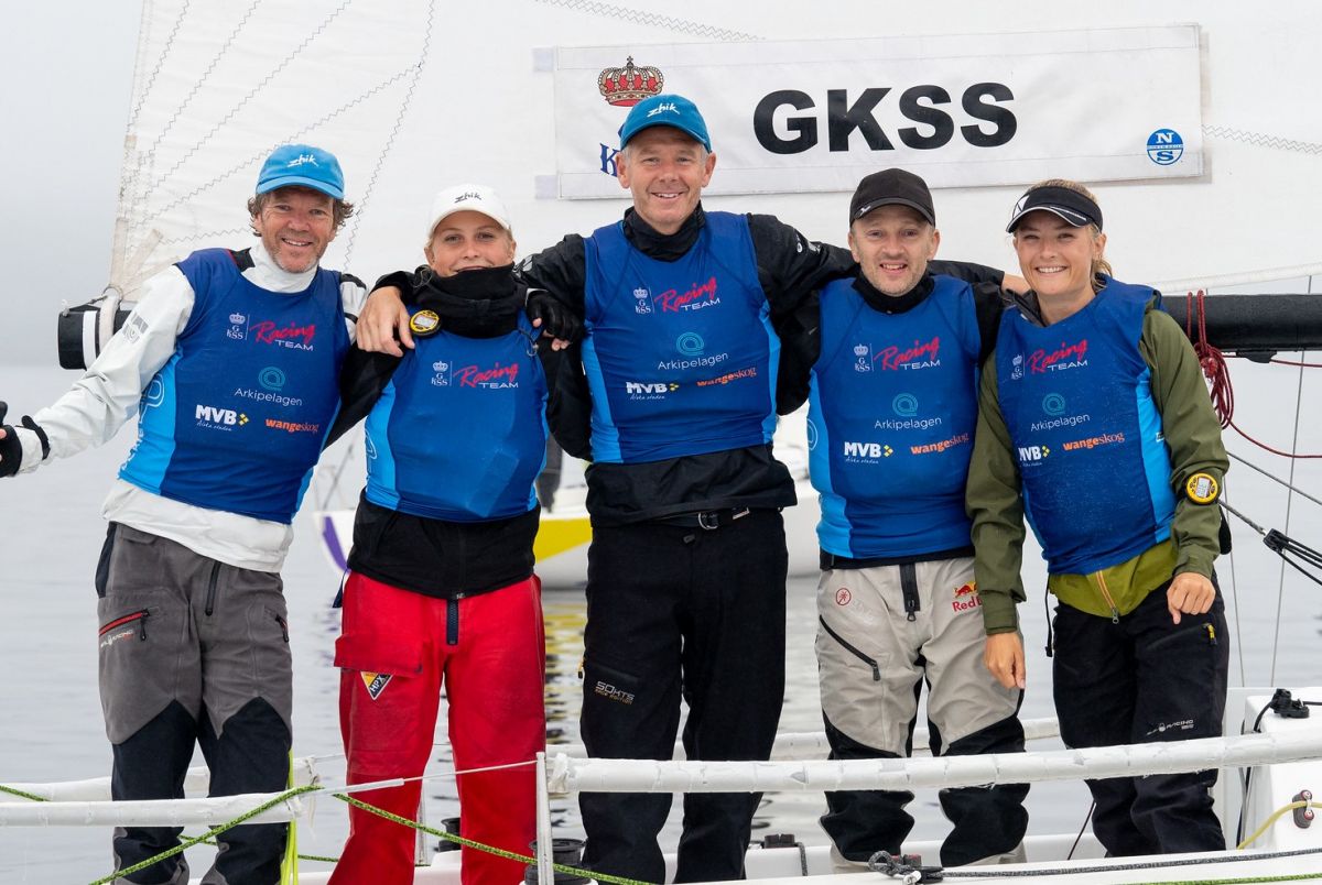 https://www.svensksegling.se/explorer/images/0_Nyhetsbilder/2025_Q3/250907_Allsvenskan_Oevik_Foto_Claes_Lundin_1200x804.jpg