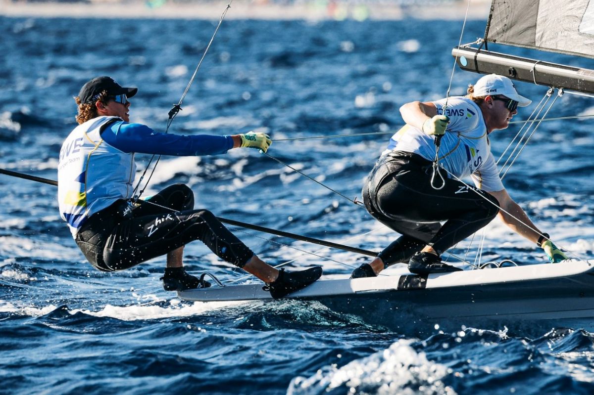 https://www.svensksegling.se/explorer/images/0_Nyhetsbilder/2025_Q3/251007_VM_49er_Marius_Olle_foto_Sailing_Energy_1200x799.jpg