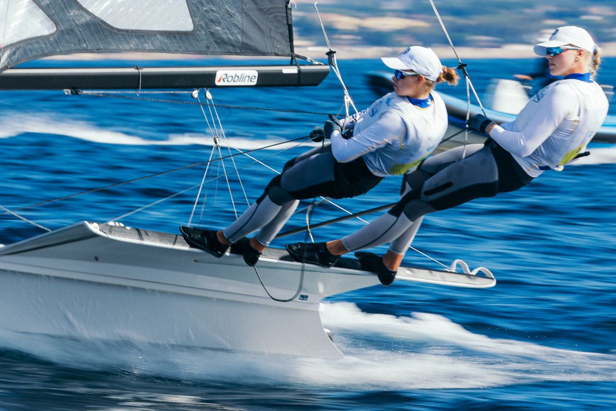 https://www.svensksegling.se/explorer/images/0_Nyhetsbilder/2025_Q3/251012_Vilma_Ebba_SailingEnergy_Cagliari1_1200x800.jpg