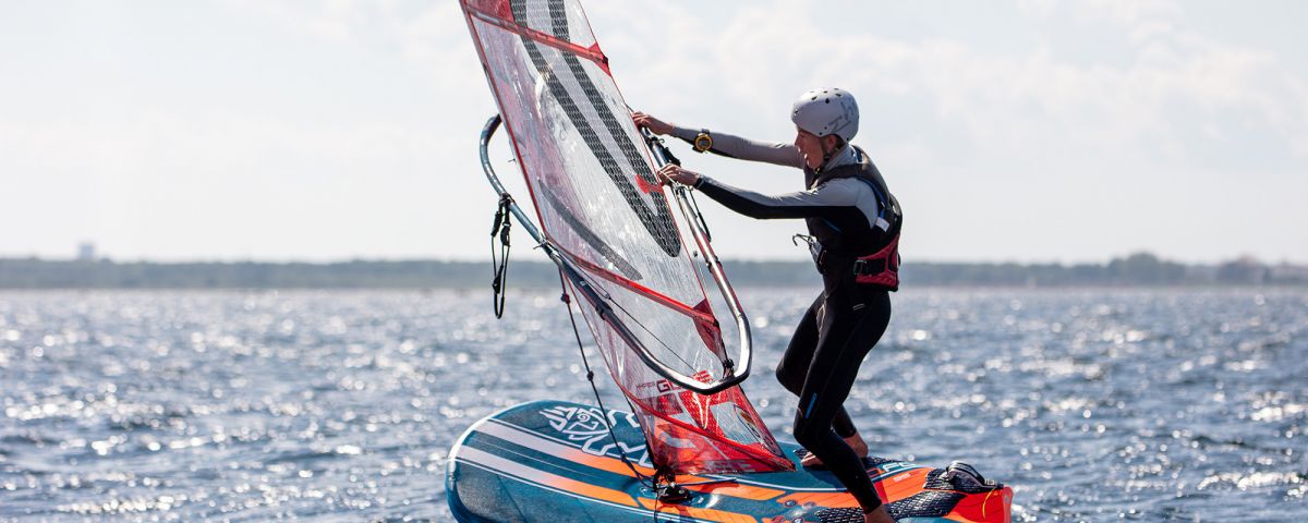 /explorer/images/1_Upptack_segling/1.1_Seglarskola/seglarskola-foil_1200x480.jpg