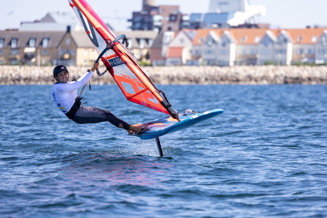 https://www.svensksegling.se/explorer/images/3_Tavling/3.4_Seglarforbundets_event/230614_SWE-Challenger-Team-Limhamn_Foto-Daniel-Stenholm_DS5R9722_1140x760.jpg